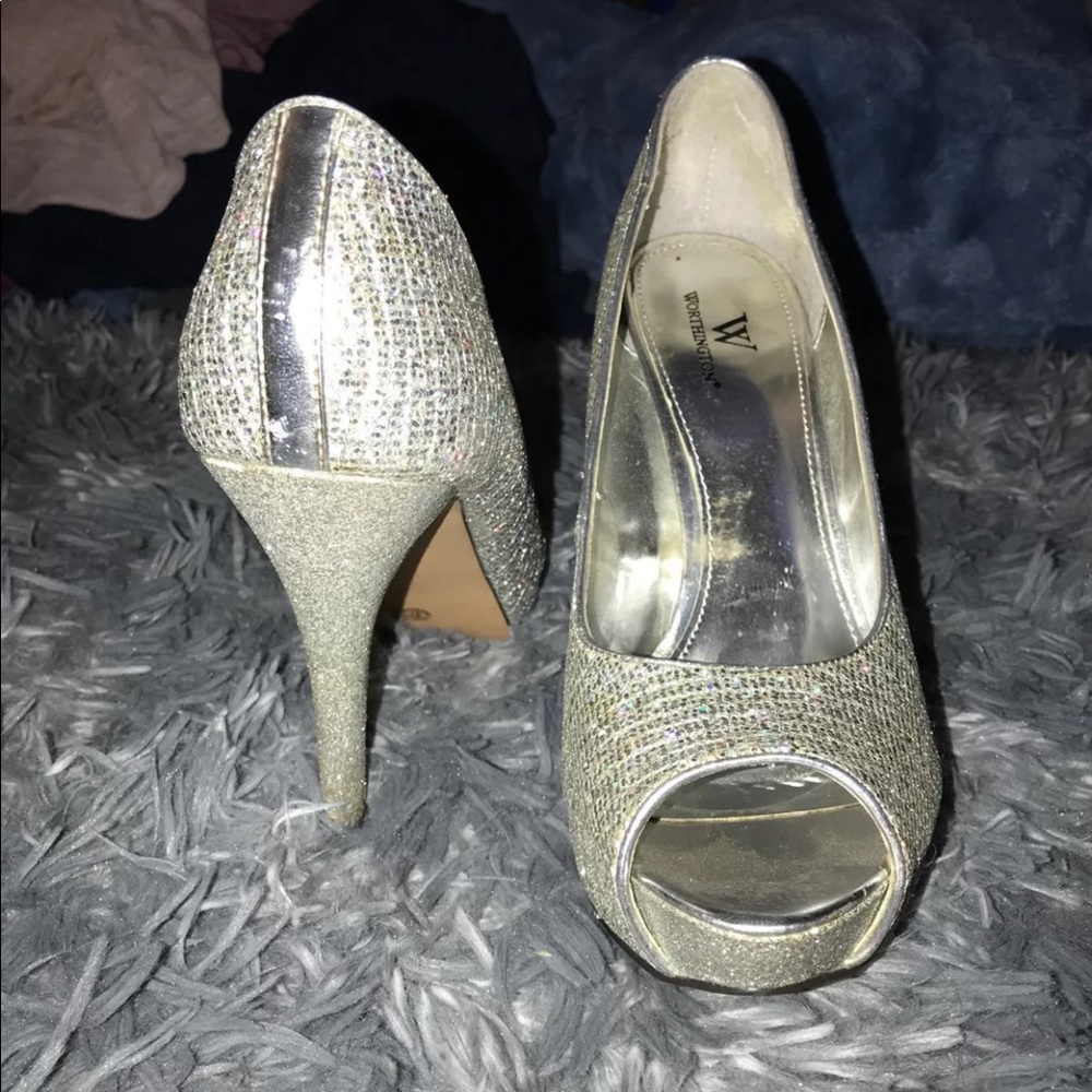 Heels - Picture 3 of 3